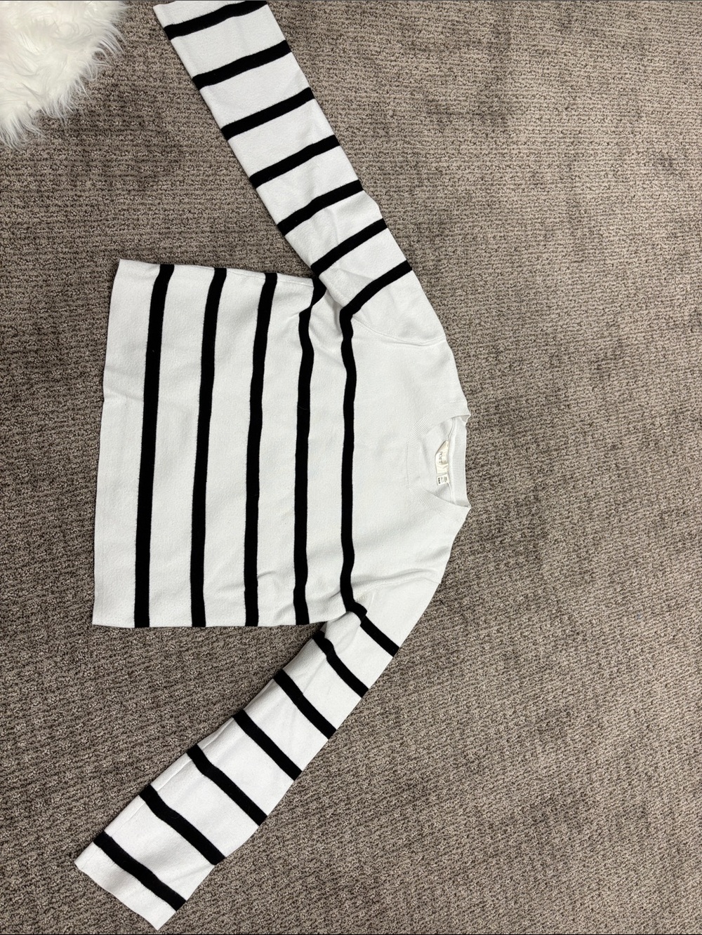 Striped Long-Sleeve sweatshirt